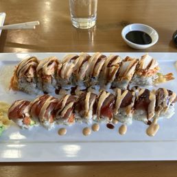 King tuna roll and ocean m Melody roll seaweed salad King tuna roll and ocean m Melody roll seaweed salad