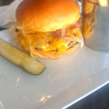 Hennessey's Grill - Juice Bars & Smoothies Near Me - Seal Beach, California