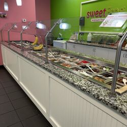 sweetFrog Premium Frozen Yogurt