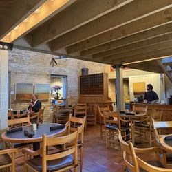 Cappy's Restaurant - Inside