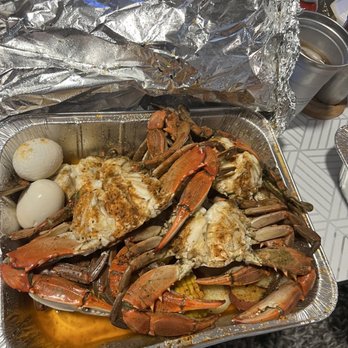 Mad Crab Seafood - 1 lb Blue Crab, 1/2 lb Shrimp and 1/2 lb Sausage - Seafood Near Me - Orlando, Florida