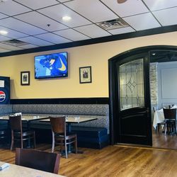 Beni's Trattoria - Dinning areas