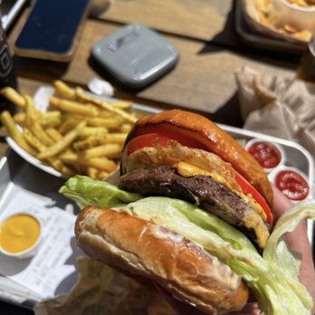 Gott's Ferry Building - Bacon Cheeseburger - Burgers Near Me - San Francisco, California Gott's Ferry Building - Bacon Cheeseburger - Burgers Near Me - San Francisco, California