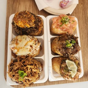 Atoyubu - Fresh salmon, grilled bulgogi, lemon pepper salmon  Garlic butter crab, sweet BBQ gyoro, Chipotle salmon - Korean Near Me - Walnut, California