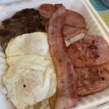 Oyako Tei - Da Loko Moko - the gravy comes separate on the side - Japanese Near Me - Kahului, Hawaii