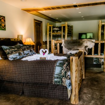 Alaska Knotty Pine B&B - Bed & Breakfast Near Me - Palmer, Alaska Alaska Knotty Pine B&B - Bed & Breakfast Near Me - Palmer, Alaska