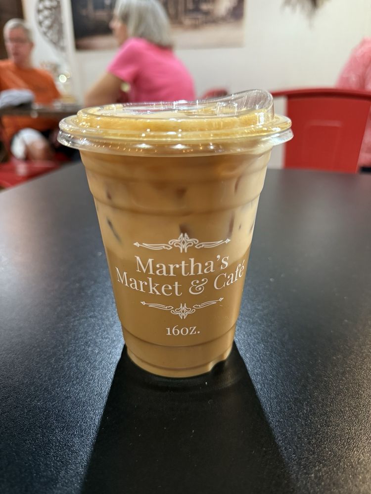 Martha's Market Logo