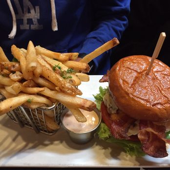 Barrelhouse 101 - Burger with truffle fries - American Near Me - Ventura, California
