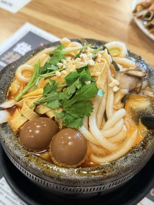 粉爱面 Potato Powder Love Noodle by null