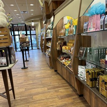 Munson's Chocolates - Store - Candy Stores Near Me - South Windsor, Connecticut Munson's Chocolates - Store - Candy Stores Near Me - South Windsor, Connecticut