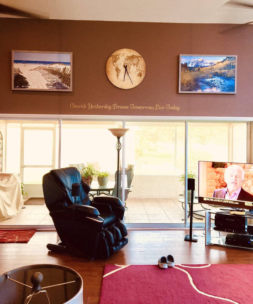 FRAMEMAKER’S GALLERY Updated October 2024 10 Photos 1327 S 14th