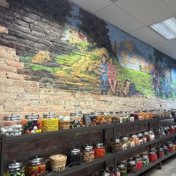 Norm's Soda Fountain - Candy candy candy - American Near Me - Kalispell, Montana