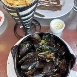 Les Moules Mariniere