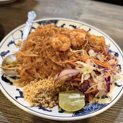 Mandarin House - Shrimp pad Thai