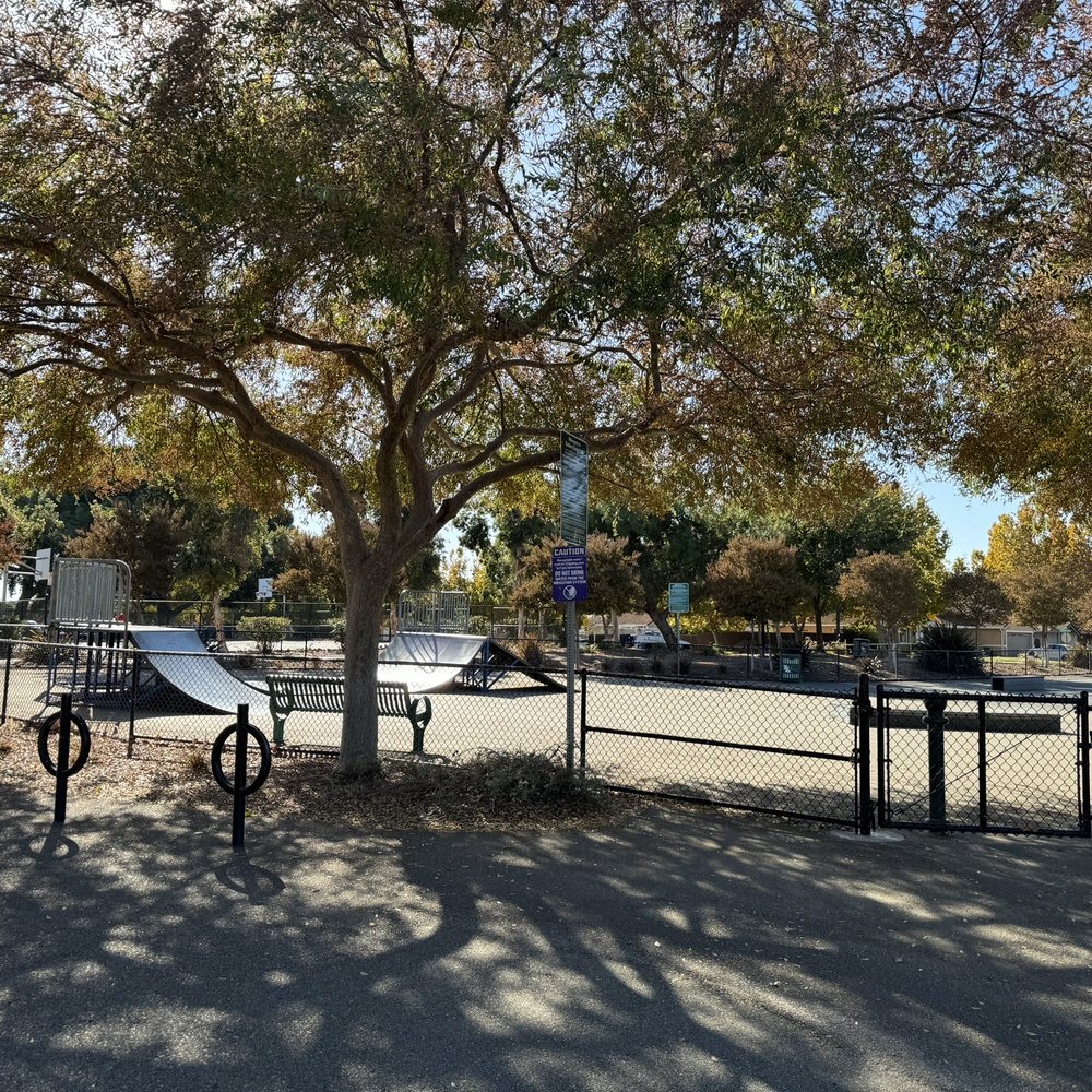 Creekside Park - Parks Near Me - Oakley, California