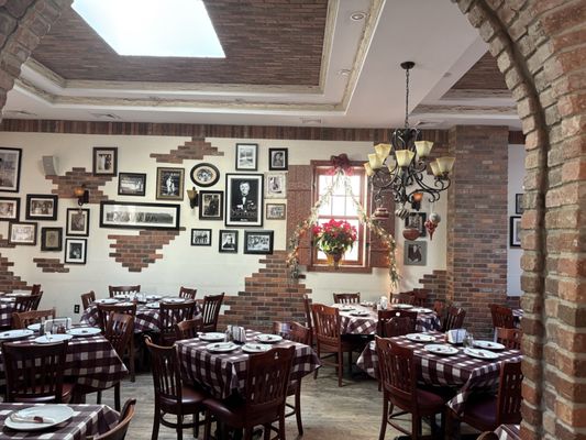 Angeloni's Restaurant and Pizzeria by null