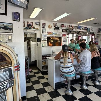 Mr D'z Route 66 Diner - Diners Near Me - Kingman, Arizona Mr D'z Route 66 Diner - Diners Near Me - Kingman, Arizona