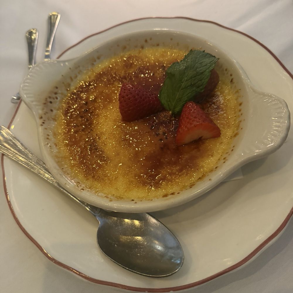 Maggiano's Little Italy - Crème Brûlée - Italian Near Me - Indianapolis, Indiana Maggiano's Little Italy - Crème Brûlée - Italian Near Me - Indianapolis, Indiana