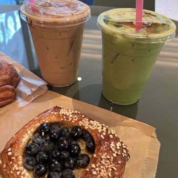 Chitchat Coffee & Matcha - Cinnamon Crunch Latte, Banana Bread Matcha Latte - Coffee & Tea Near Me - Chatsworth, California