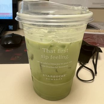 Starbucks - Coffee & Tea Near Me - Manhasset, New York