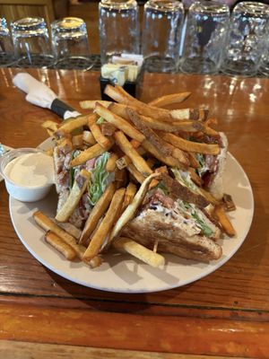 Four Moon Tavern by null