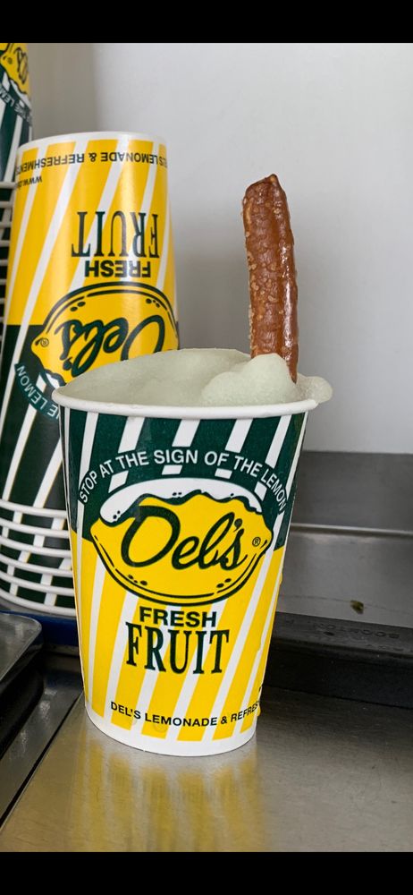Dels Lemonade Logo