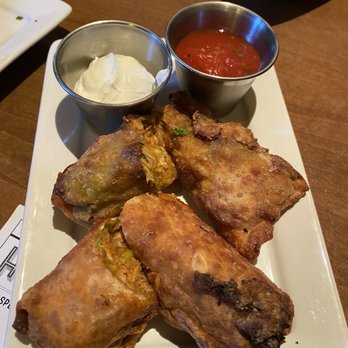 Houlihan's - Spicy Chicken and Avocado Eggrolls - Bars Near Me - Upper Arlington, Ohio Houlihan's - Spicy Chicken and Avocado Eggrolls - Bars Near Me - Upper Arlington, Ohio