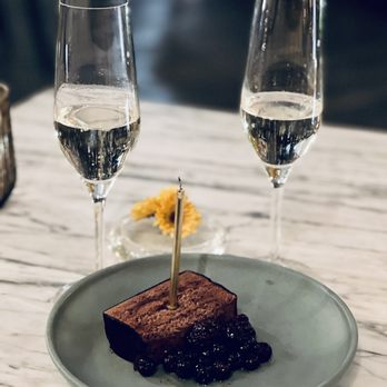 Aperi - Then the best surprise finale...my yummy Birthday Cake & tasty Champagne! - American Near Me - Zona Centro, GUA Aperi - Then the best surprise finale...my yummy Birthday Cake & tasty Champagne! - American Near Me - Zona Centro, GUA