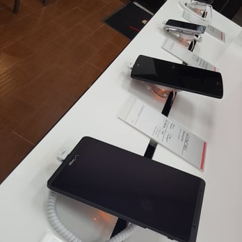 Russell Cellular - Mobile Phones Near Me - Woodbury, New York