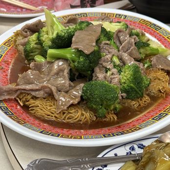 Duk Kee Chinese Restaurant - Beef broccoli with cake noodles - Cantonese Near Me - Honolulu, Hawaii Duk Kee Chinese Restaurant - Beef broccoli with cake noodles - Cantonese Near Me - Honolulu, Hawaii