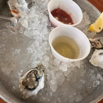 Gladstone's - smallest oysters I have ever seen at a restaurant - Seafood Near Me - Long Beach, California Gladstone's - smallest oysters I have ever seen at a restaurant - Seafood Near Me - Long Beach, California