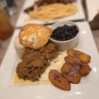 Rica Arepa - Pabellon Criollo - Venezuelan Near Me - Chicago, Illinois Rica Arepa - Pabellon Criollo - Venezuelan Near Me - Chicago, Illinois