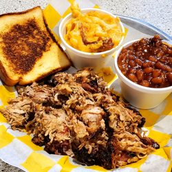 Sandfly BBQ - Pulled Pork Plate Texas Toast, Mac n Cheese, Baked Beans Shareable Portions
