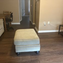 Guarantee Restoration Services - Floors are levels and feel good to walk on. Better than they were before the water accident.