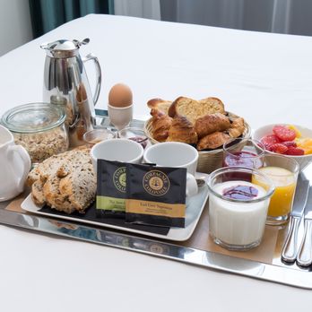 Albert 1er - Petit déjeuner servi en chambre - Hotels Near Me - Toulouse, 31