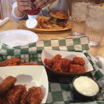 Beef 'O' Brady's - Pubs Near Me - Floyds Knobs, Indiana
