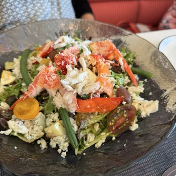 Cirque St Armands Beachside - Cobb salad - Hotels Near Me - Sarasota, Florida Cirque St Armands Beachside - Cobb salad - Hotels Near Me - Sarasota, Florida