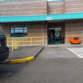 US Post Office - View of the entrance from the parking lot. - Post Offices Near Me - Seattle, Washington US Post Office - View of the entrance from the parking lot. - Post Offices Near Me - Seattle, Washington