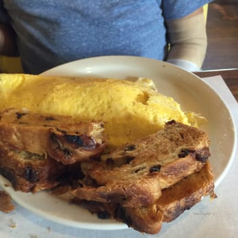 Auntie M's - Omlet and raisin toast. - Breakfast & Brunch Near Me - Greenville, Maine