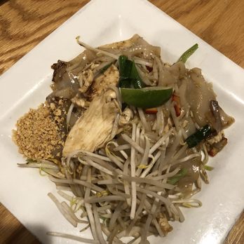 Urban Thai Restaurant - Pad Thai Dinner - Thai Near Me - Arlington, Virginia Urban Thai Restaurant - Pad Thai Dinner - Thai Near Me - Arlington, Virginia