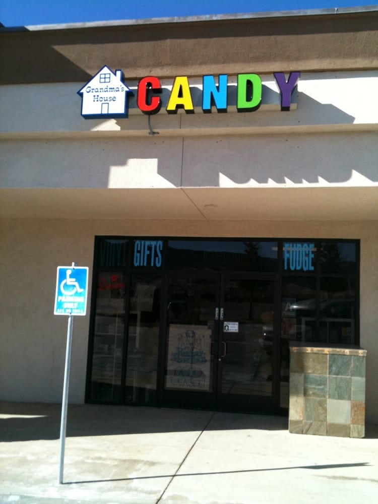 GRANDMA’S HOUSE Updated September 2024 801 W Tehachapi Blvd, Tehachapi, California Candy