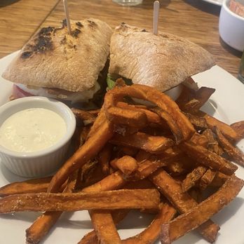 Metro Cafe - New American Near Me - Culver City, California Metro Cafe - New American Near Me - Culver City, California