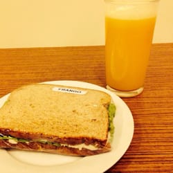 Academia Bio Ritmo - A cantina tb é boa, apesar de não ter muitas opções, o q tem é bem feito(sand natural de frango e suco laranja)