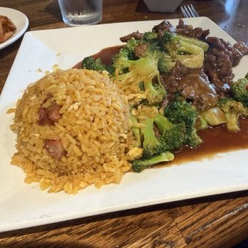 Leanh’s Chinese Restaurant - Broccoli and beef combination dinner - Chinese Near Me - South Daytona, Florida Leanh’s Chinese Restaurant - Broccoli and beef combination dinner - Chinese Near Me - South Daytona, Florida