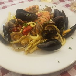 Trattoria Rosetta - Scialatielli con cozze console e calamari