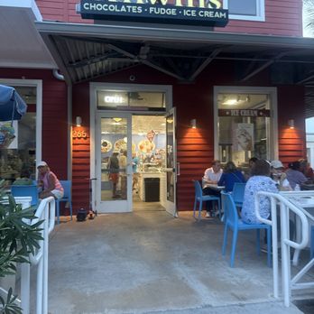 Kilwins Ice Cream - Chocolate - Fudge - Desserts Near Me - Pompano Beach, Florida