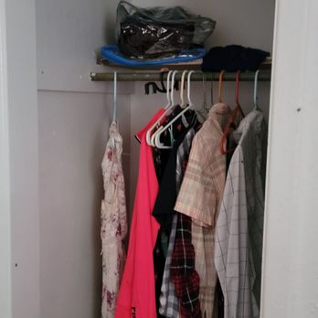 Sunset Motel - Closet. - Hotels Near Me - Hutchinson, Kansas Sunset Motel - Closet. - Hotels Near Me - Hutchinson, Kansas