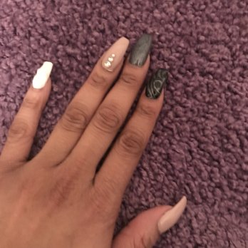 Hot Nails - Nail Salons Near Me - Elk Grove Village, Illinois Hot Nails - Nail Salons Near Me - Elk Grove Village, Illinois