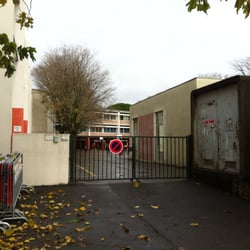 École du Château d'Ancely - cour d'école