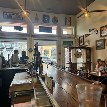 LoLo's Boss Pizza - Inside - Pizza Near Me - Troutdale, Oregon LoLo's Boss Pizza - Inside - Pizza Near Me - Troutdale, Oregon